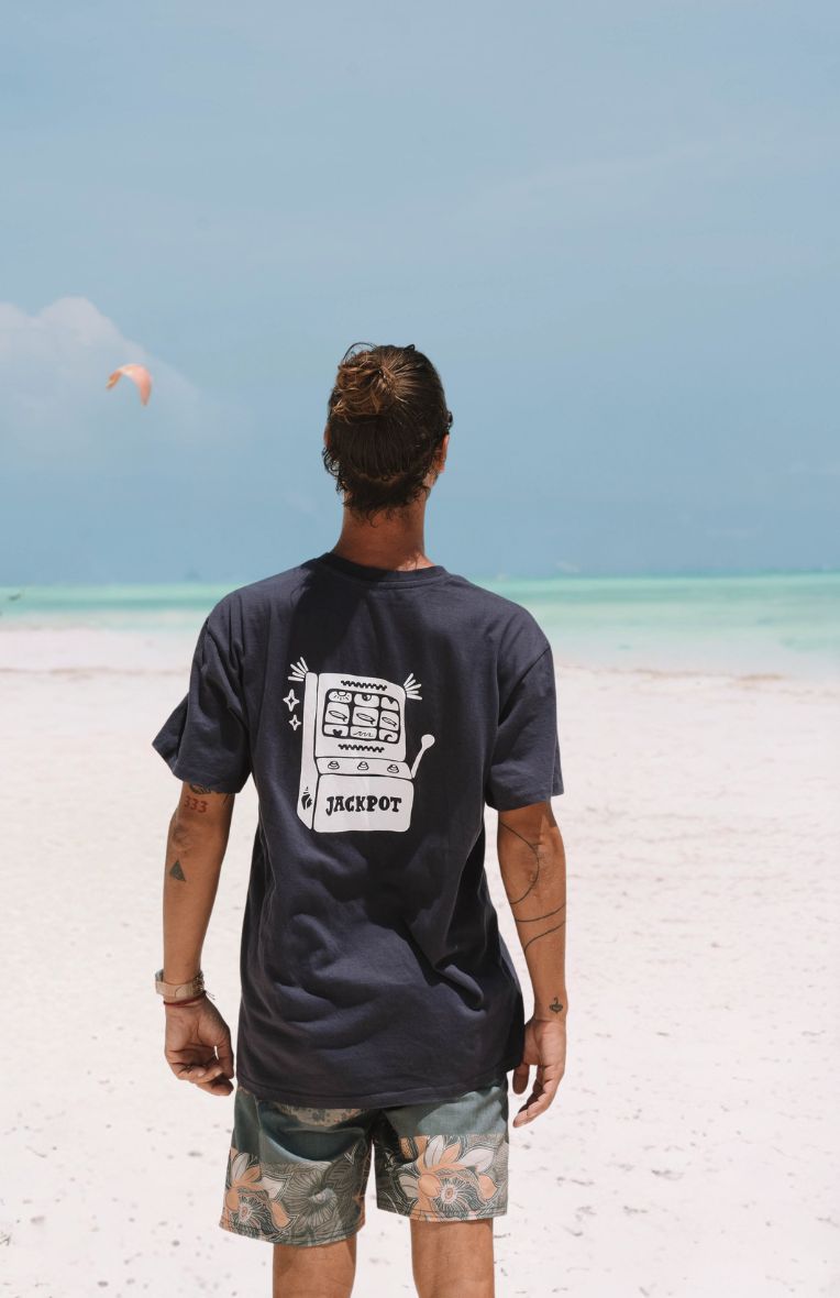 short sleeve cotton purple t-shirt with an oversized fit with front and back print - citizen of the sea - jackpot of the sea
