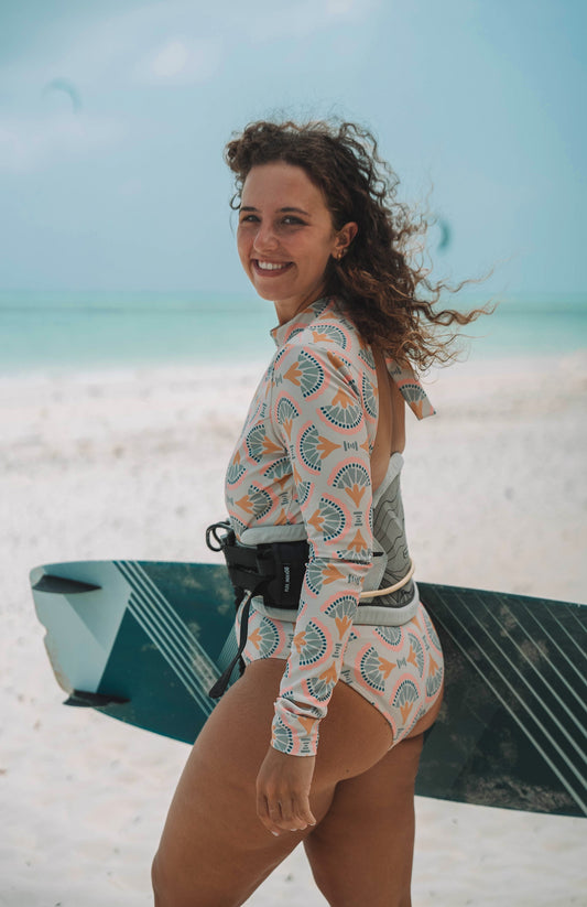 long sleeve surf suit with open back from lycra recycled material with sun protection spf50+ rash guard